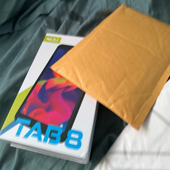 Meet your Posher, Kimberly - Picture 1 of 7